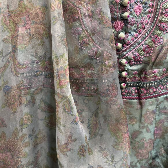 Ethnic PK Casual Wear | Floral | Embroidered - Picture 3 of 9